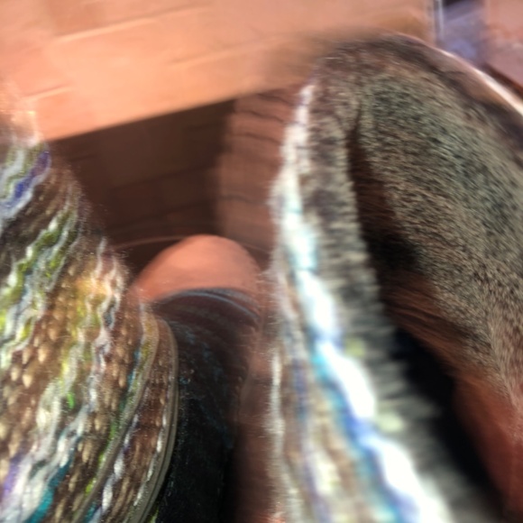 “Rare” TOMS, NEPAL suede and knit booties - Picture 8 of 8